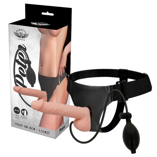 Strap-on z realistycznym penisem. Elastyczny materiał i regulowana uprząż.